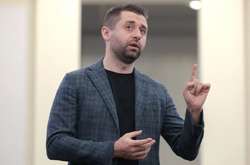  Давид Арахамія каже, що взяв у лапки слово «шантажувати», коли говорив про втрату ядерного статусу України 