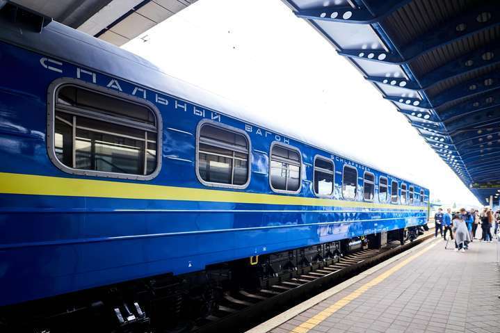 «Укрзалізниця» призначила ще чотири потяги у «курортних» напрямках