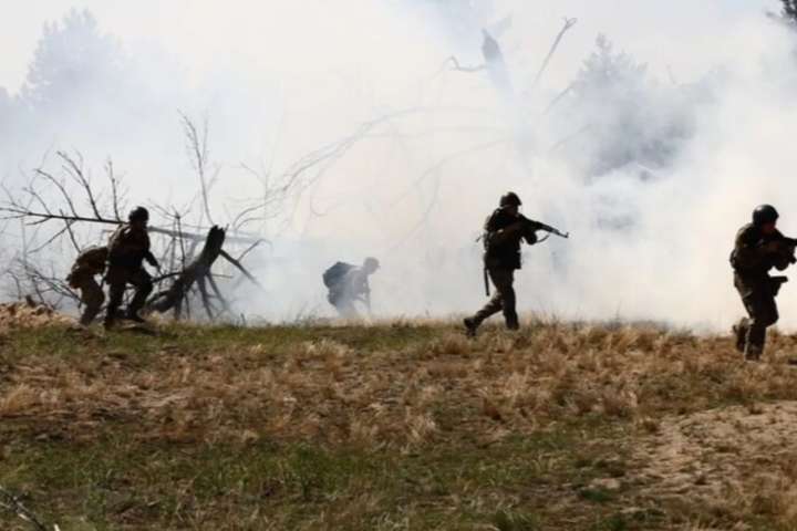 Бойовики за добу дев'ять разів обстріляли українських бійців з мінометів і кулеметів
