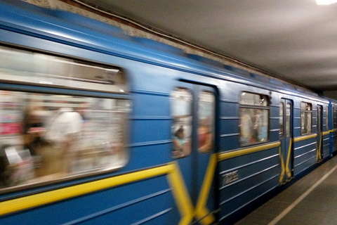 1 серпня буде обмежено вхід на три станції метро в центрі Києва