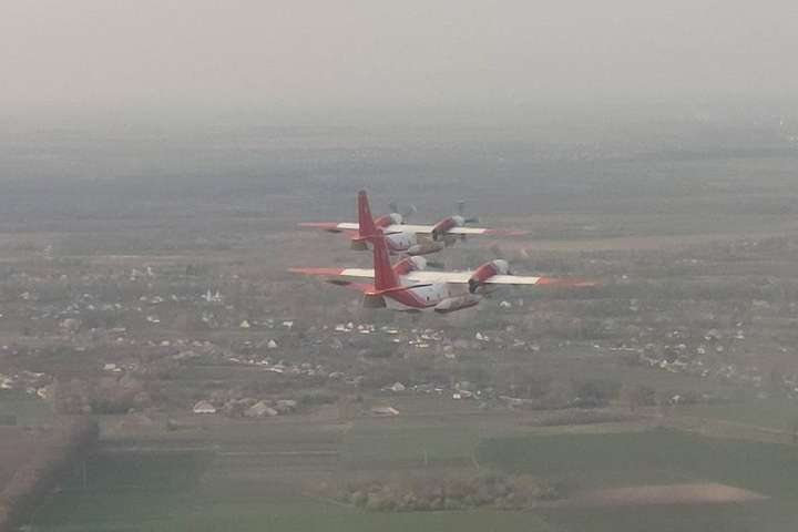 Україна відправила до Туреччини пожежні літаки