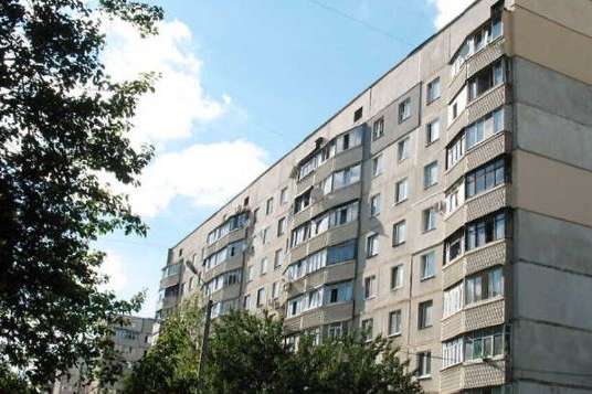 У Харкові горе-комунальники забули перекрити вентиль і затопили чотири квартири (відео)