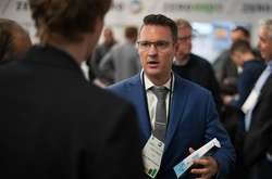  
 Тревор Мілтон 
 