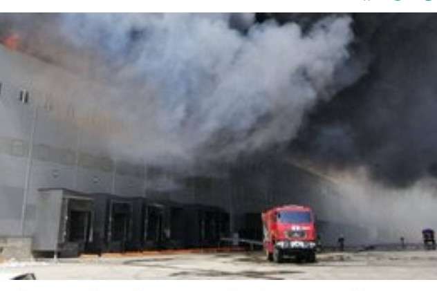 Під Одесою загорілися склади. Площа пожежі складає один гектар (відео)