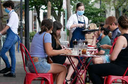 В США близько 100 млн американців досі не вакциновані