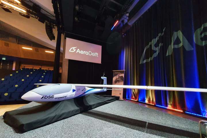 Голландські студенти представили дрон і літак з водневими двигунами