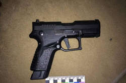 У кафе Дніпра молодик влаштував стрілянину 