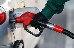  В понедельник, 2 августа, в России Аи-92 подешевел на 0,22 процента, но Аи-95 подорожал на 0,02 процента. 