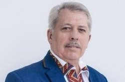 Батька відомого співака засудили за корупцію