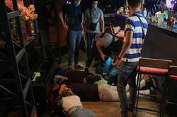 Банда на чолі з росіянином пограбувала майже 150 іноземців у київських клубах