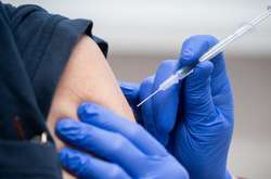  Аналітик переконаний, що прогнози влади щодо вакцин є далекими від реальності 