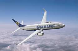 Пілот Ryanair помахав пасажирам середнім пальцем і залишив їх в аеропорту