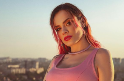 Певица MamaRika впервые стала мамой. Первое фото с малышом