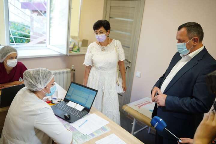 Влада Київщини збільшила кількість центрів вакцинації і розпочала їх перевірку