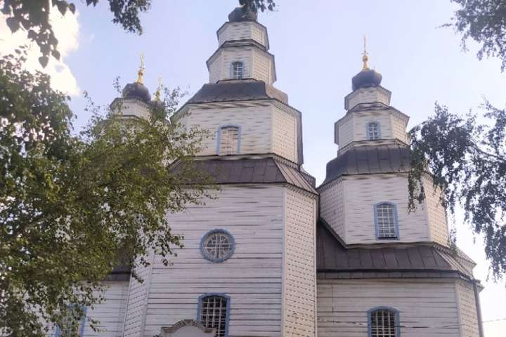 На Дніпропетровщині реставрують унікальну дерев’яну церкву (фото)