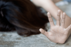 На Сумщині хлопець представився поліцейським та зґвалтував 14-річну дівчину