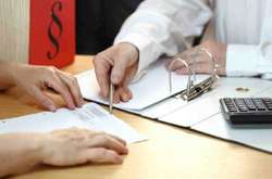 Зеленський підписав закон, який обмежує розмір відсотків за кредитами для переселенців