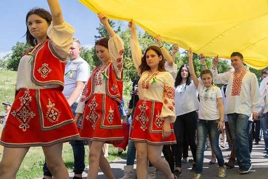 Волелюбні, гостинні, але є й недоліки: якими вважають себе українці