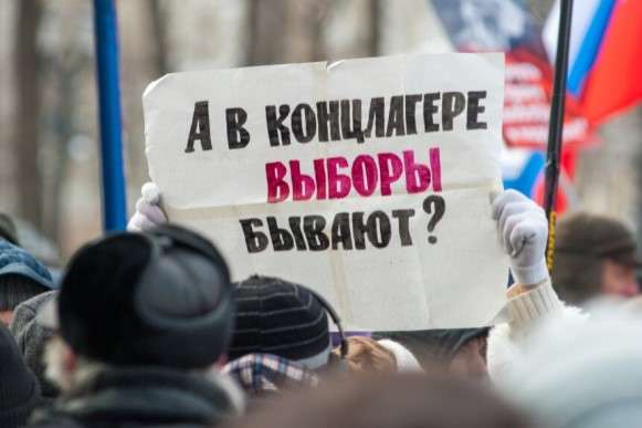 «Це рабство якесь». Зеленський прокоментував залучення жителів Донбасу до російських виборів