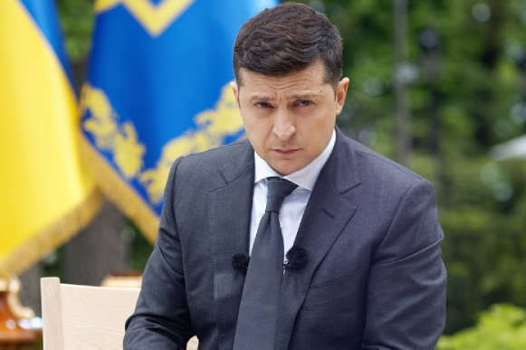 Відбувається зміна електорального і ідеологічного позиціонування президента - Війна на Донбасі. Зеленський нарешті починає розуміти реалії