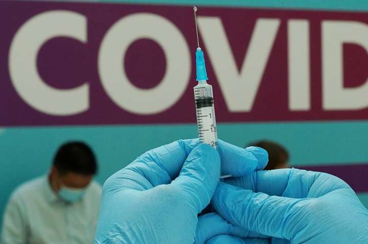 У Чилі колотимуть третю дозу вакцини Sinovac