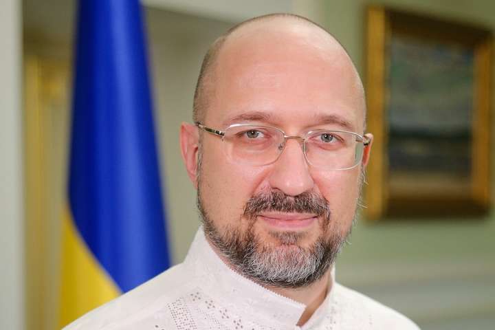 Прем'єр-міністр вказав точний термін переходу України в режим paperless