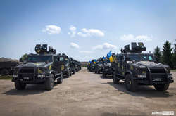 На парад до Дня Незалежності вийдуть нові українські бронеавтомобілі (фото)