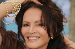 Певица София Ротару