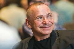 Дмитро Запольський є автором книги «Путінбург» про дев'яності роки у Санкт-Петербурзі