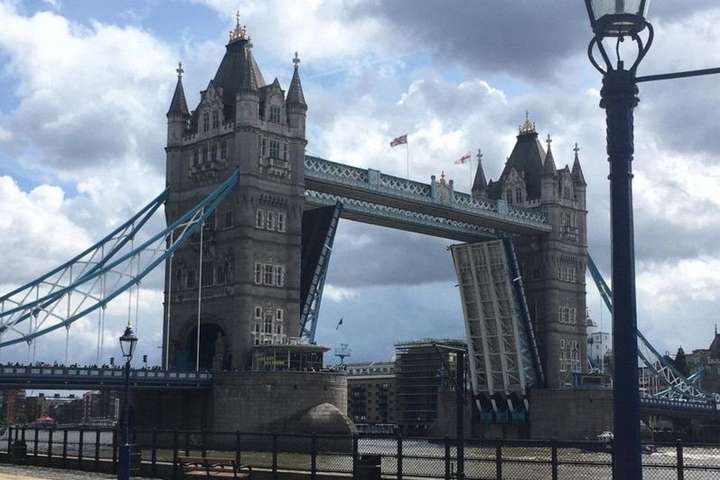 Лондон скували затори через поламаний Тауерський міст 