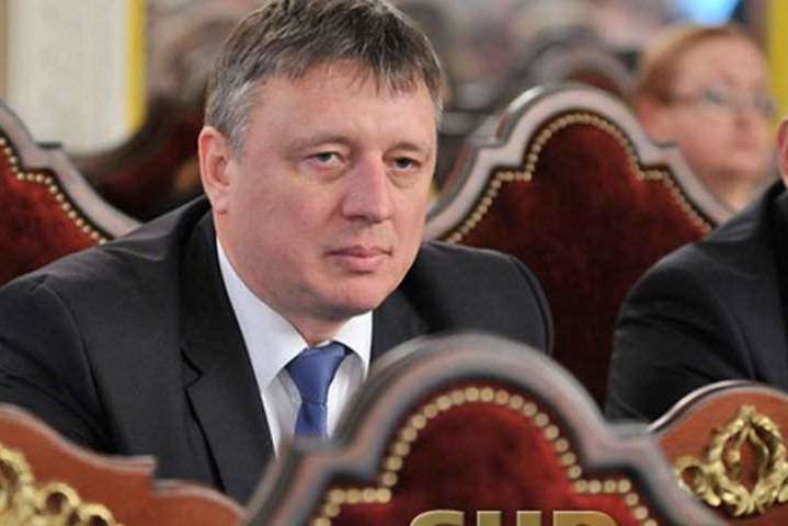 Суддя Литвинов відсудив у Конституційного суду майже 1,5 млн грн «винагороди»