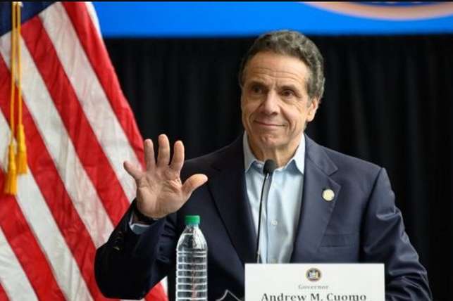 Губернатор Нью-Йорка йде у відставку на тлі звинувачень у домаганнях