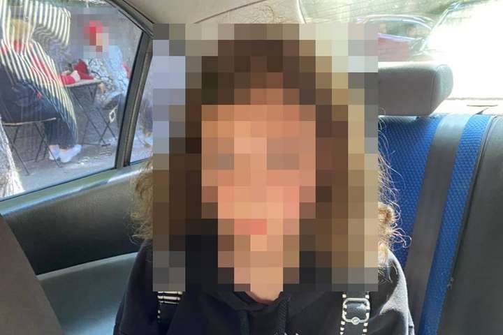 Столичні поліцейські розшукали зниклу 13-річну дівчину