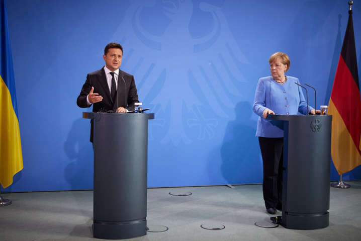Офис президента озвучил темы переговоров Меркель и Зеленского