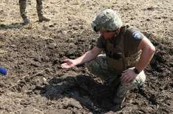 Бойовики обстріляли поле біля прифронтового Нью-Йорка (фото)