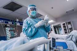  В больницы с подтверждением и подозрением на ковид попали 588 человек 