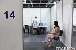  По данным Минздрава, по состоянию на 12 августа прививки CoronaVac получили более 1,22 миллиона украинцев 