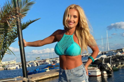 Подтянутая Ирина Федишин показала яркие фото с отдыха в Болгарии