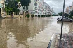 В окупованій Керчі за добу випало майже дві місячні норми опадів