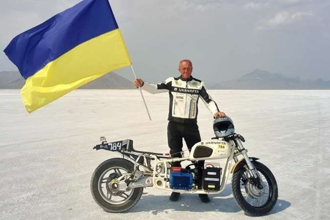 Український електричний мотоцикл встановив світовий рекорд швидкості (відео)