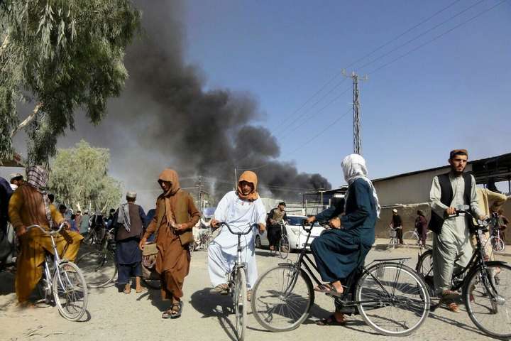 Напад талібів в Афаністані: до Кабулу прибули тисячі людей, щоб врятуватись