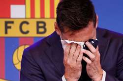 Серветку зі сльозами Лео виставили на аукціон