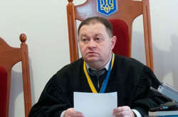 Суддя Олександр Трембач проходив у справі потерпілим від дій шахрая-юриста, якого він раніше судив за побиття працівника поліції
