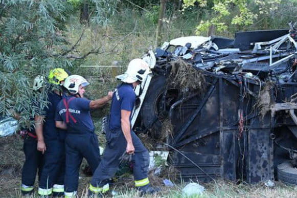 В Угорщині перекинувся пасажирський автобус, вісім загиблих