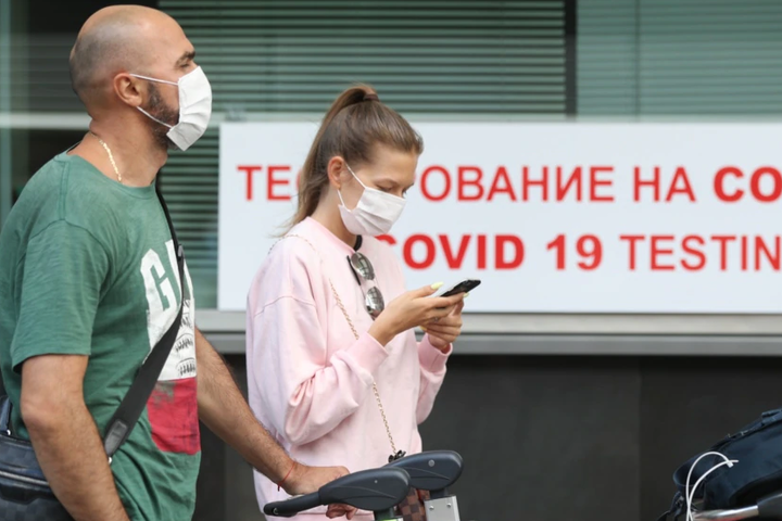 У Росії четвертий день поспіль фіксують понад 800 померлих від коронавірусу