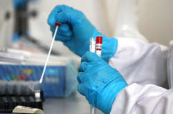 Китай підозрюють у впливі на розслідування про походження коронавірусу