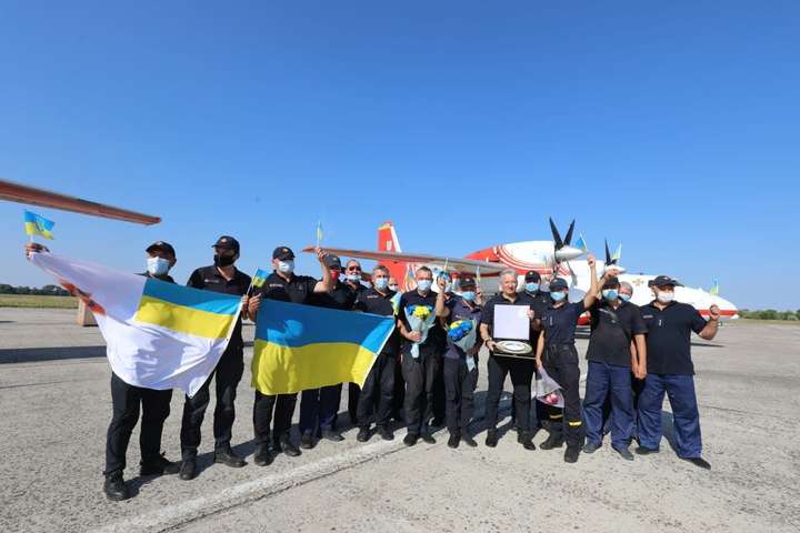 Українські пожежні літаки повернулися з Туреччини (відео)