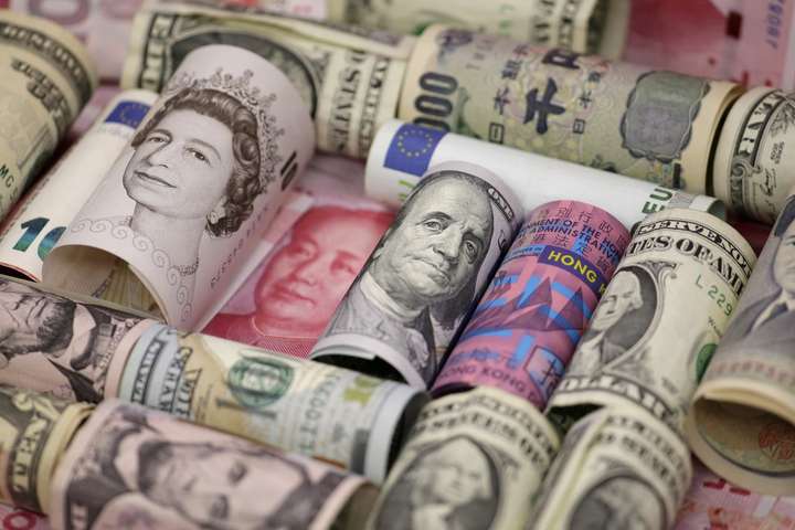 Долар дорожчає на міжнародному валютному ринку 