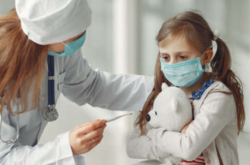 Почему дети стали чаще болеть на Covid-19? ВОЗ дала объяснение