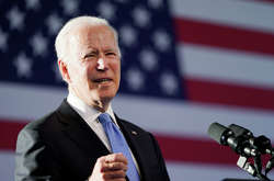 Армія США не повинна втручатись, каже Байден